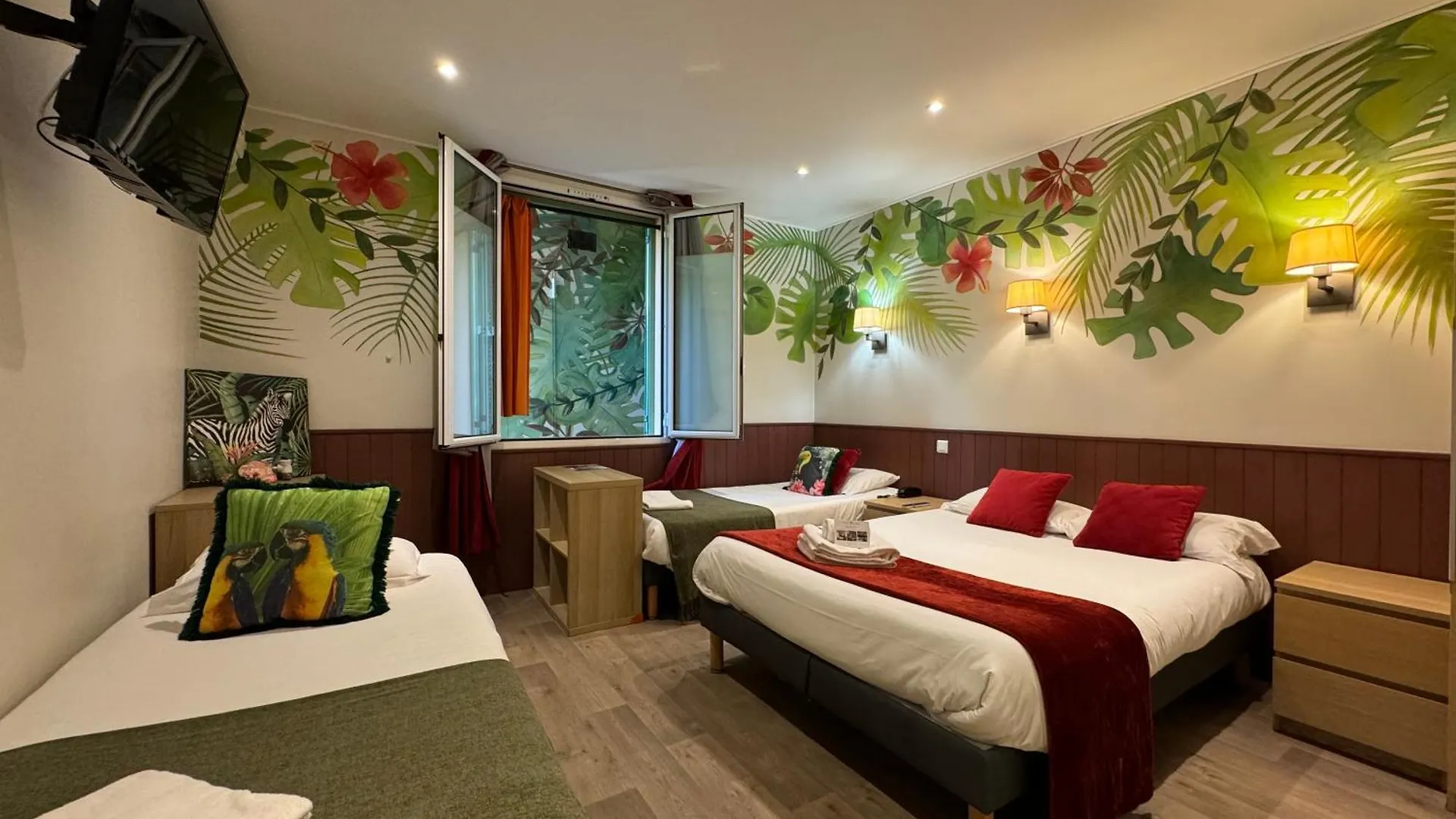 מנטון Hotel Pavillon Imperial 2*,  צרפת